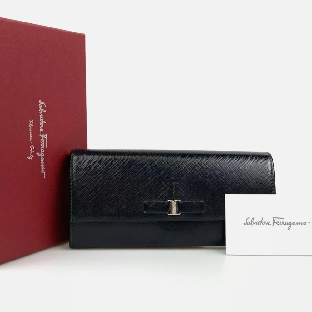 🖤 Authenric Salvatore Ferragamo Black Leather Long Wallet IR22A994 EUC 🖤 - Picture 5 of 16